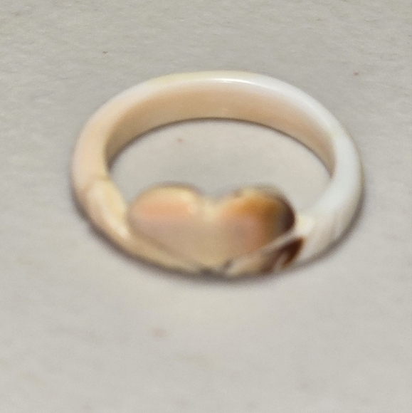 Vintage Handcarved Heart On Seashell 18 Pre Owned - Picture 2 of 2
